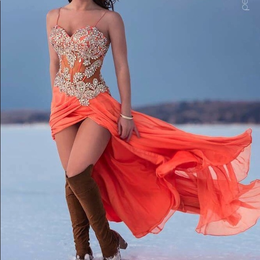 HOST PICK Tony Bowls Prom Dress